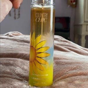 Country chic fragrance mist